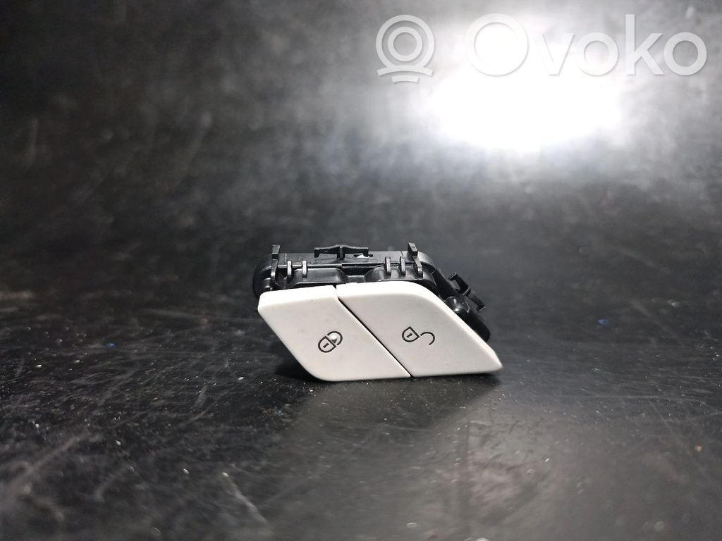 Mercedes-Benz C W205 Central locking switch button 