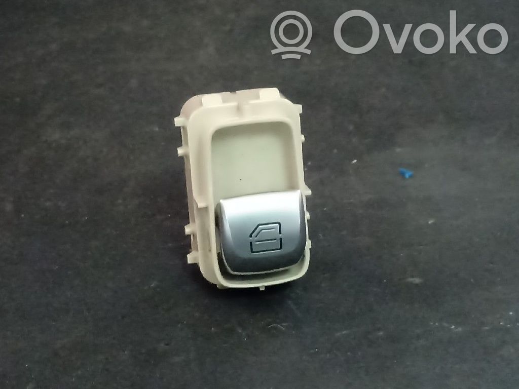 Mercedes-Benz C W205 Interruptor del elevalunas eléctrico 