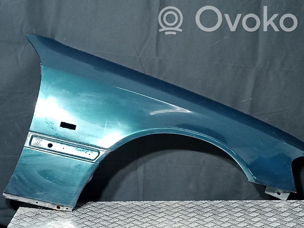 Mercedes-Benz C W202 Błotnik przedni 