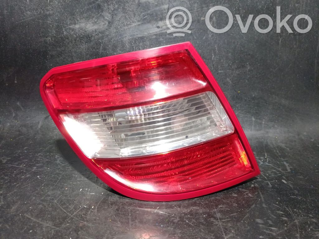 Mercedes-Benz C W204 Lampy tylnej klapy bagażnika 