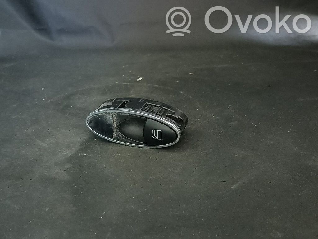 Mercedes-Benz E W211 Electric window control switch 