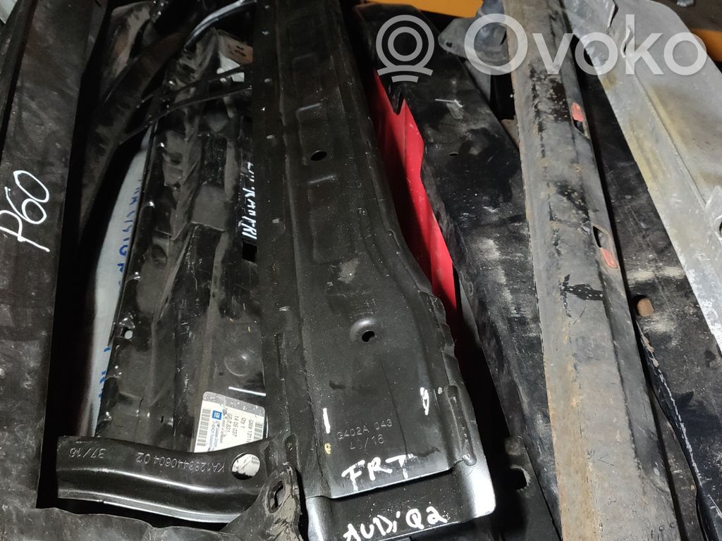 Etupuskurin tukipalkki   81A807109B,81A807109,AUDIQ2
