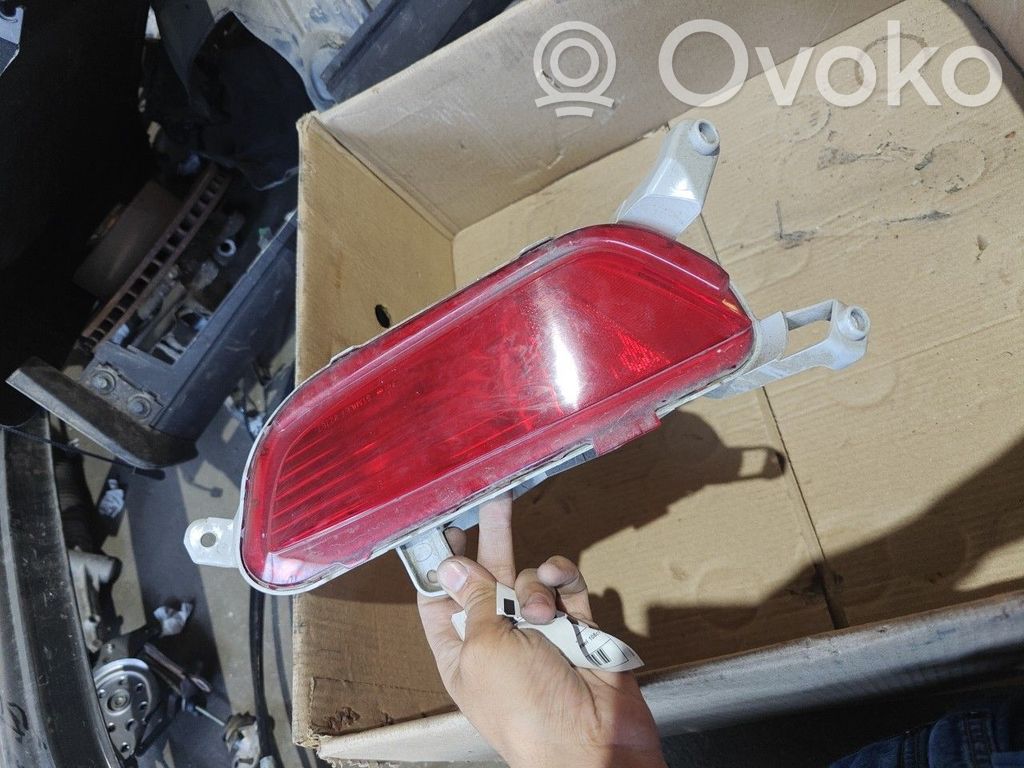 Задний oтражатель   DB2R5135Y,DB3E51650