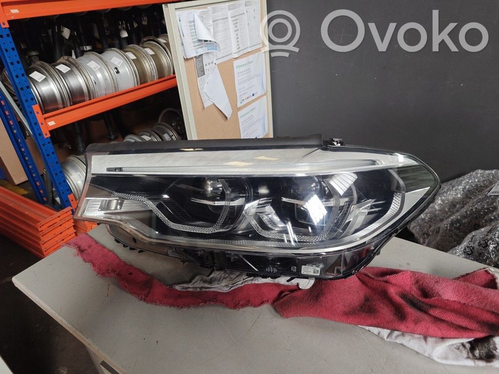 BMW 5 G30 G31 G38 Lampa przednia 