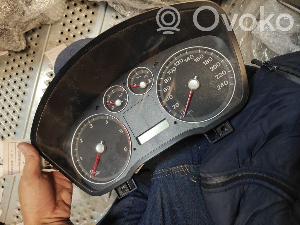 Speedometer (instrument cluster)   3M5F10A855A,3M5F10841B,3M5T10849,FORDFOCUSII