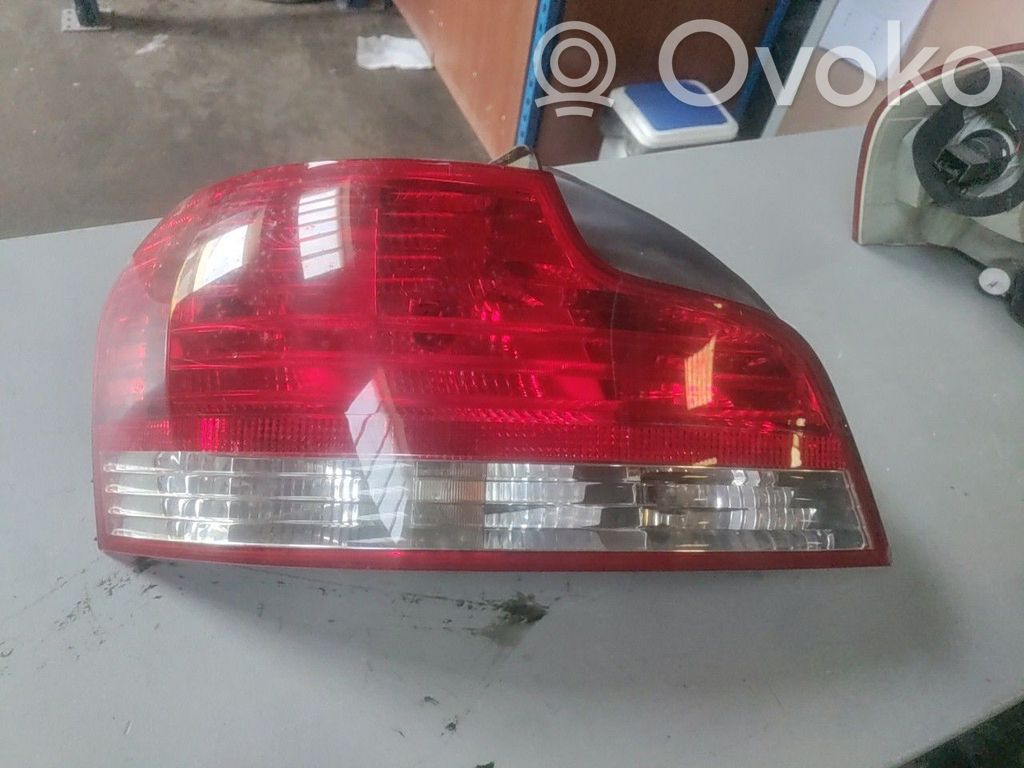 BMW 1 E82 E88 Galinis žibintas dangtyje 