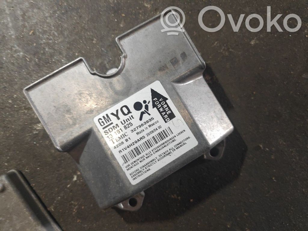 Opel Astra H Unitate/modul de comandă airbaguri 