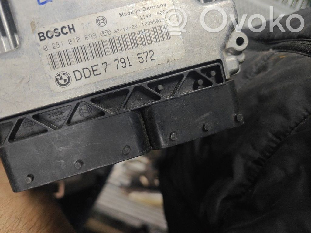 BMW 7 E65 E66 Variklio valdymo blokas 