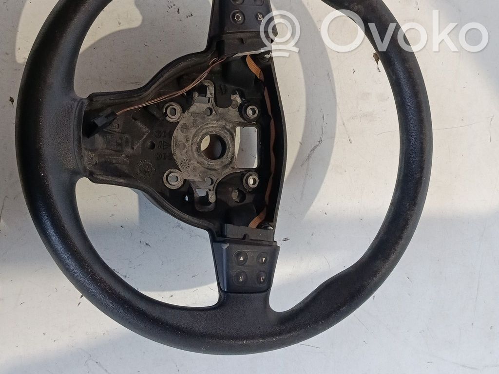 Ohjauspyörä   P122