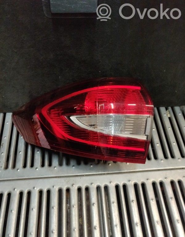 Tailgate rear/tail lights   F1CB,13405,90060078,FORDCMAX2016,VALEO