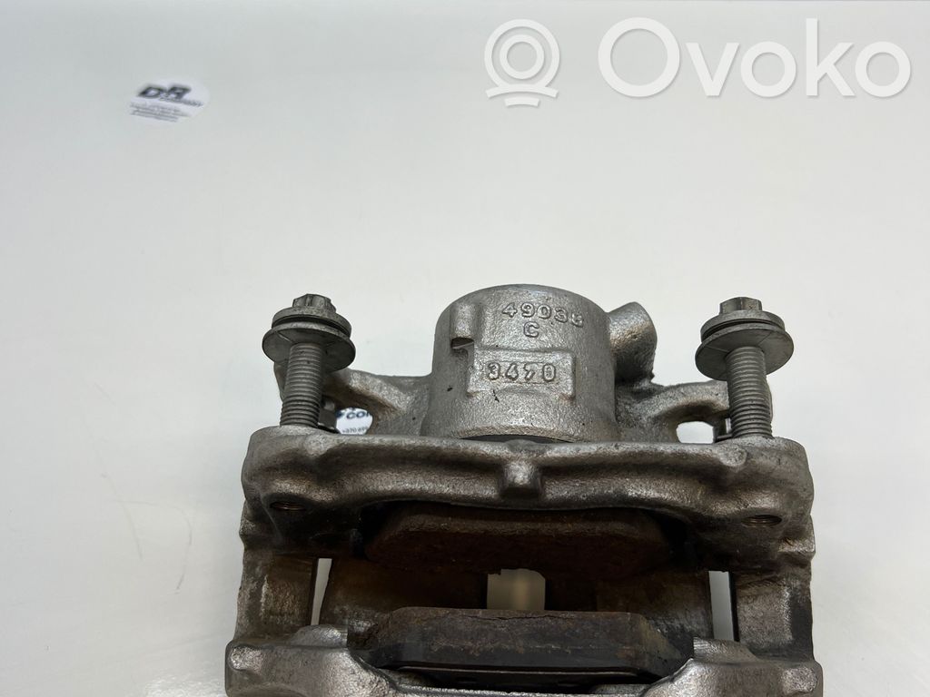 BMW 1 F40 Front brake caliper 