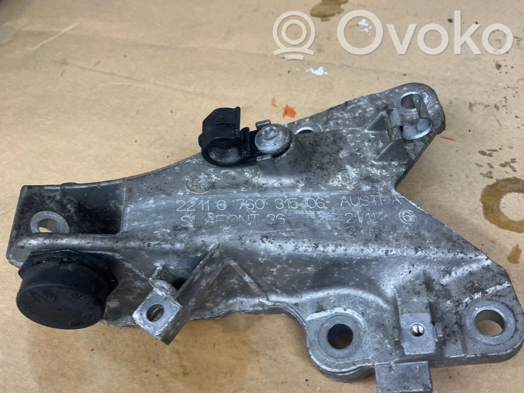 Engine mounting bracket   6760315