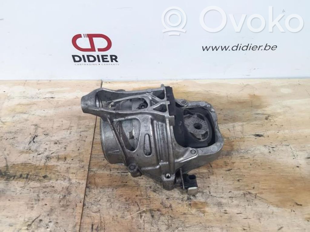 Audi Q7 4M Engine mount bracket 