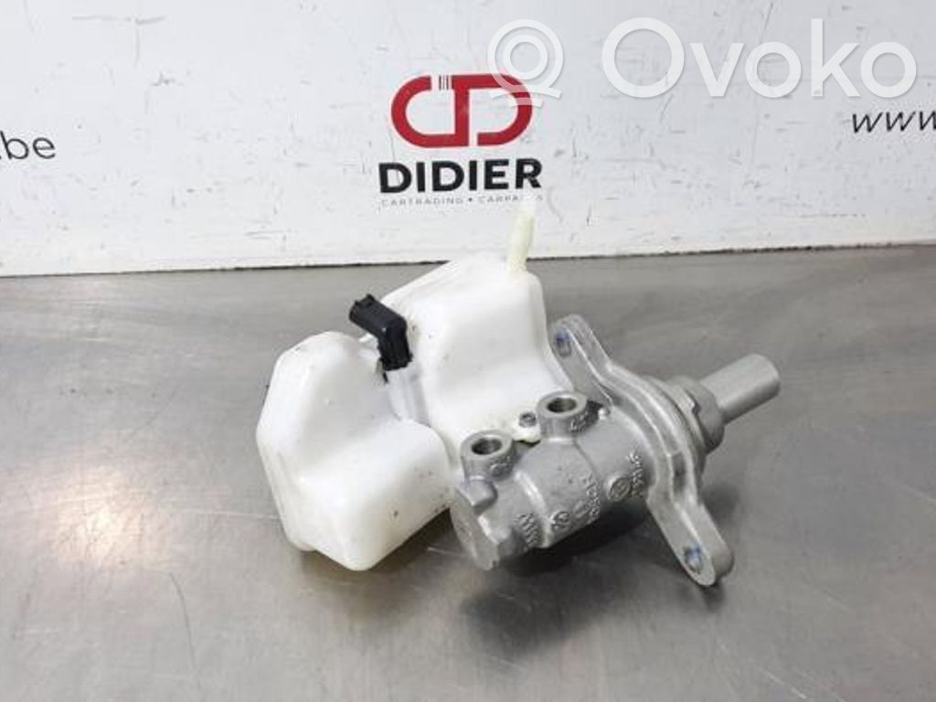 BMW 1 F40 Pääjarrusylinteri 