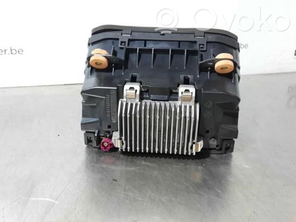 BMW 2 F46 Unitate afișare 