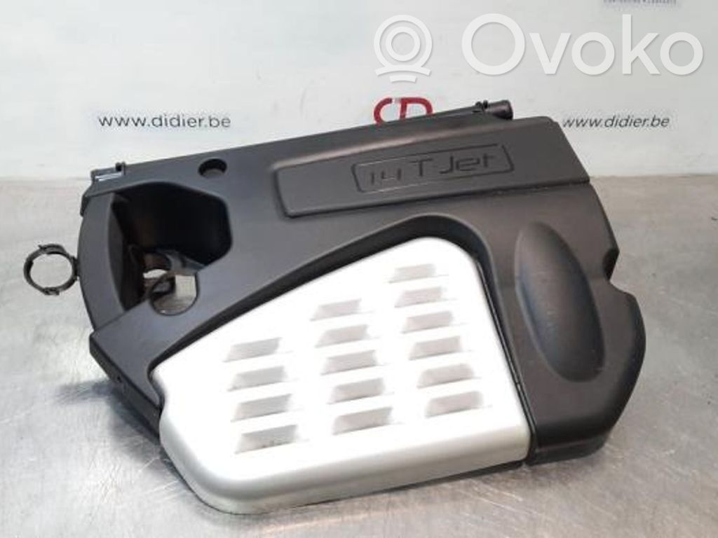 Couvercle cache moteur