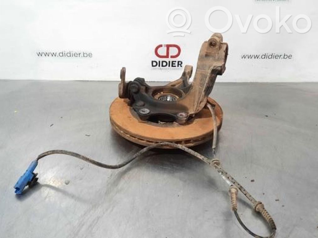 Peugeot 208 I Front wheel hub spindle knuckle 