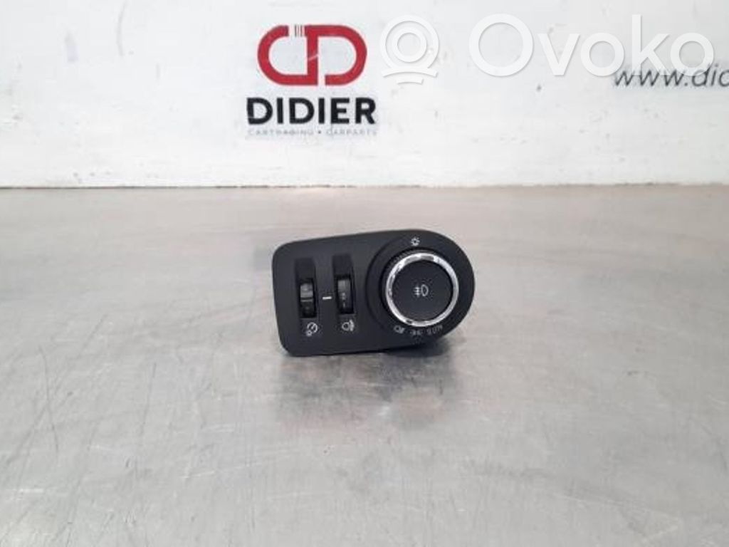 Opel Crossland X Bouton commande réglage hauteur de phares 