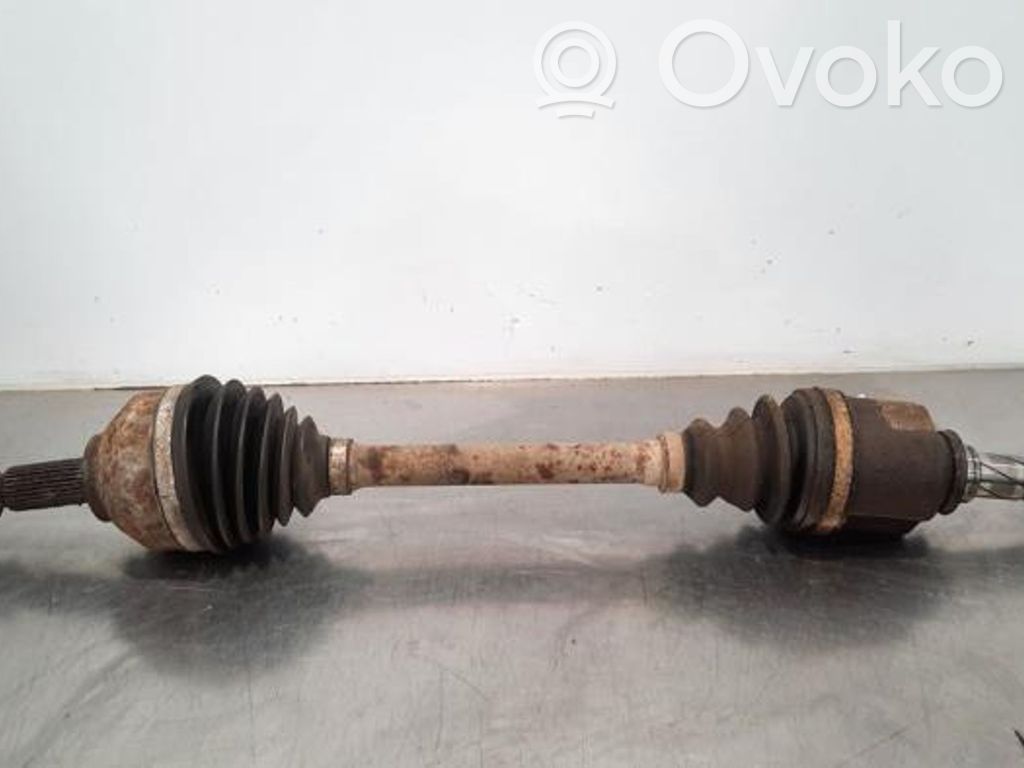 Opel Vivaro Półoś przednia 