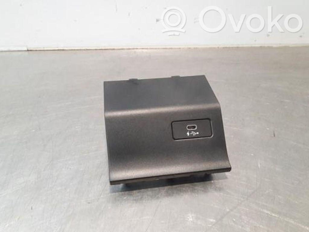 Enchufe conector USB   84108711939,8711939,8711939