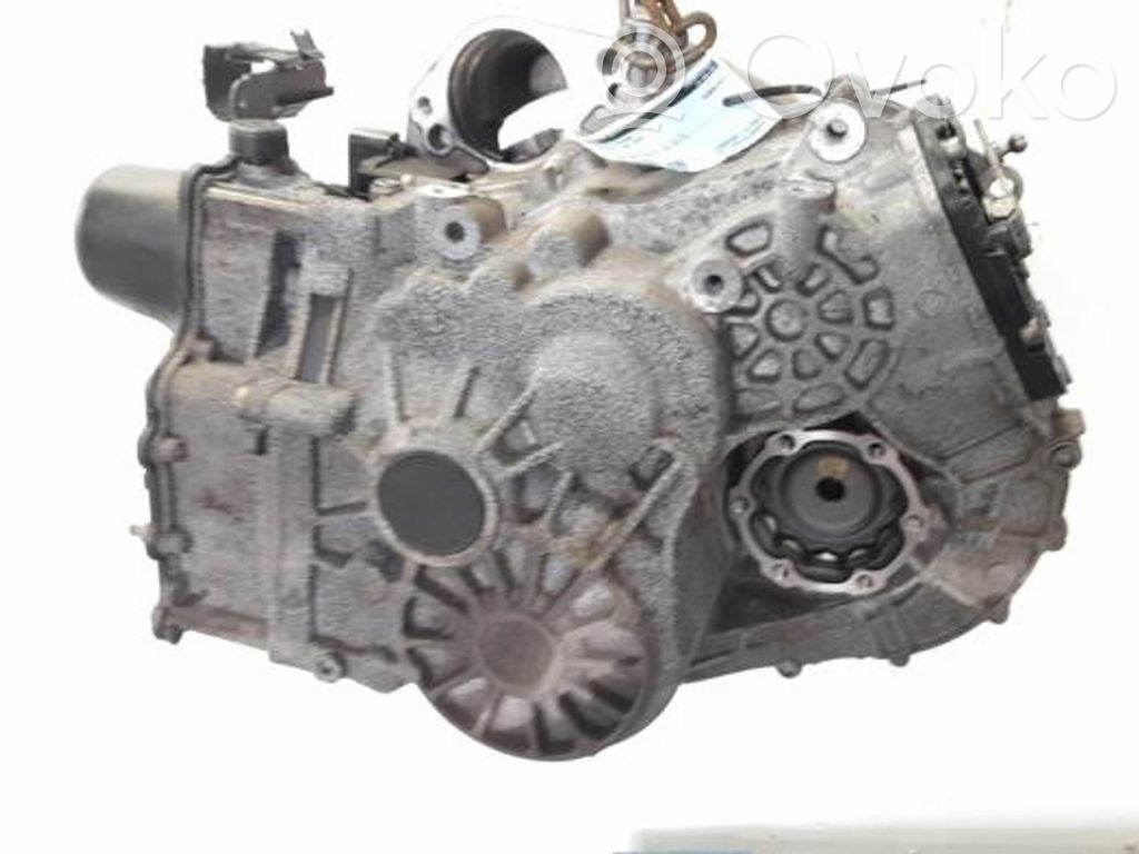 Volkswagen Golf VIII Caja de cambios manual de 5 velocidades 