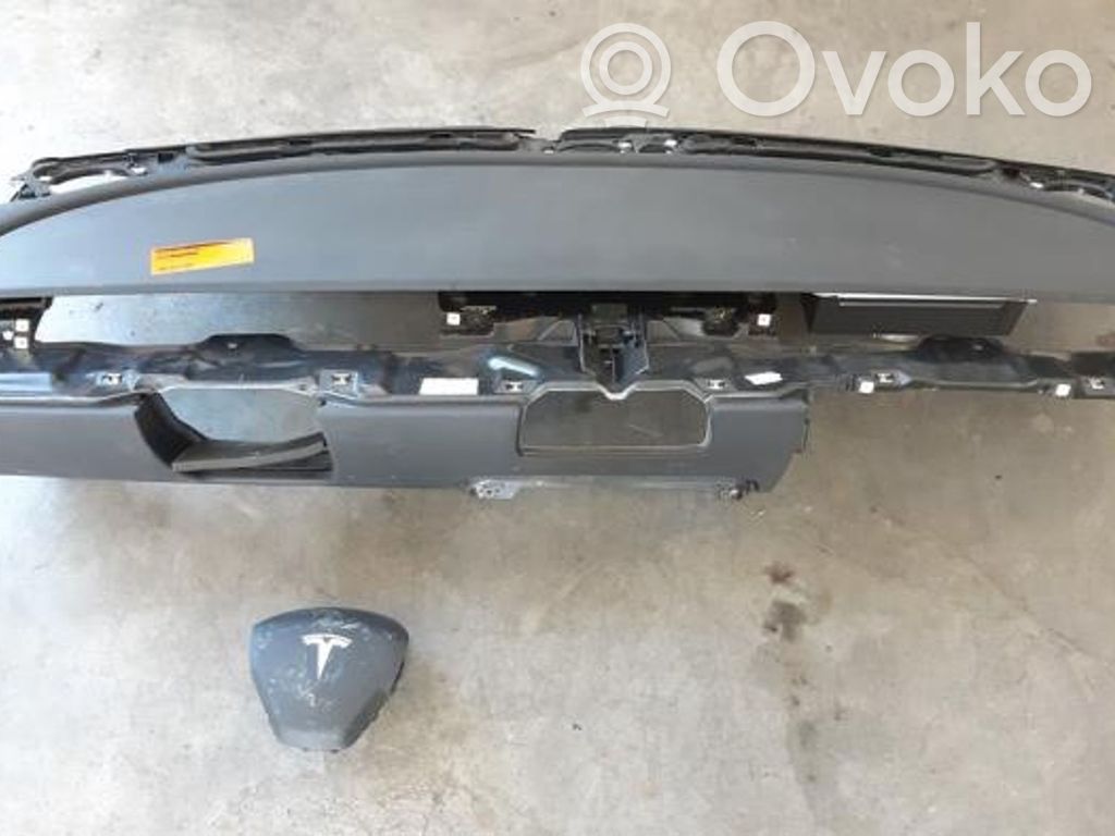 Tesla Model 3 Oro pagalvių komplektas su panele 