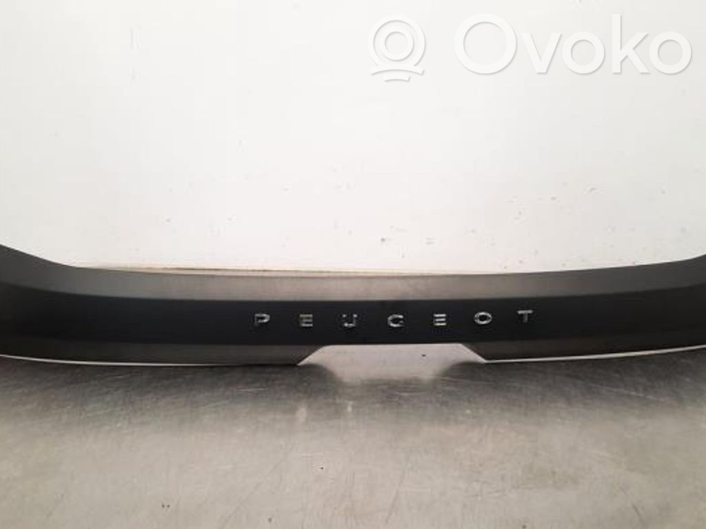 Peugeot 208 II Garniture de hayon