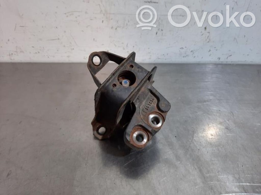 Citroen C1 Engine mount bracket 