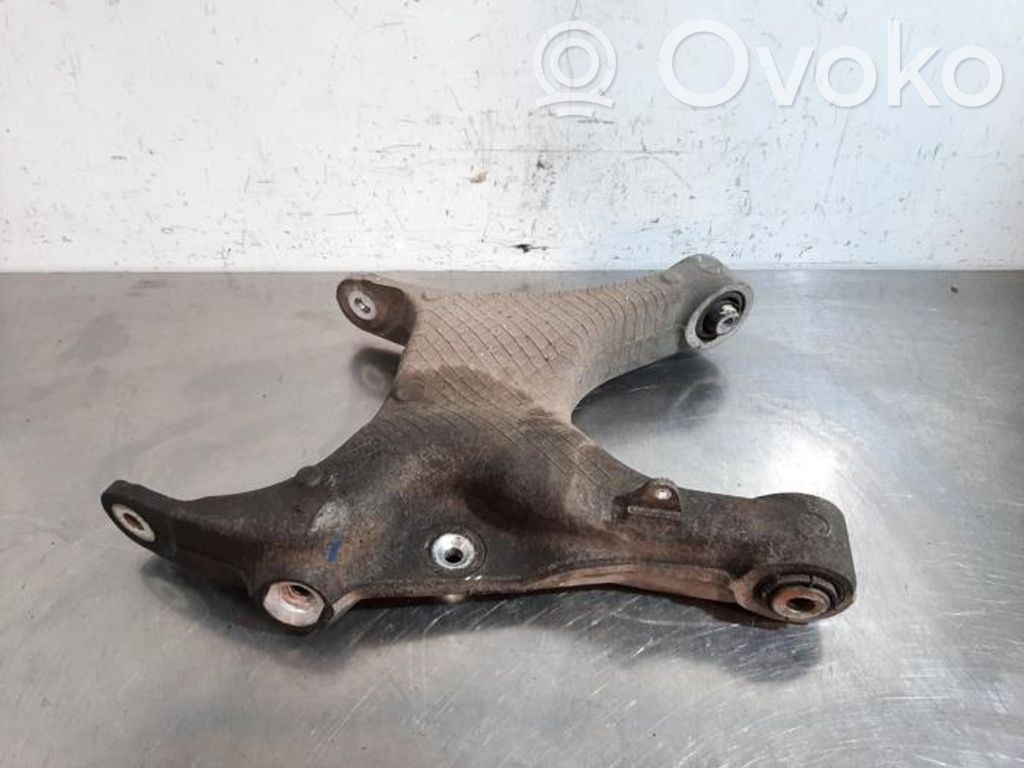 Rear control arm   677095307,677095307