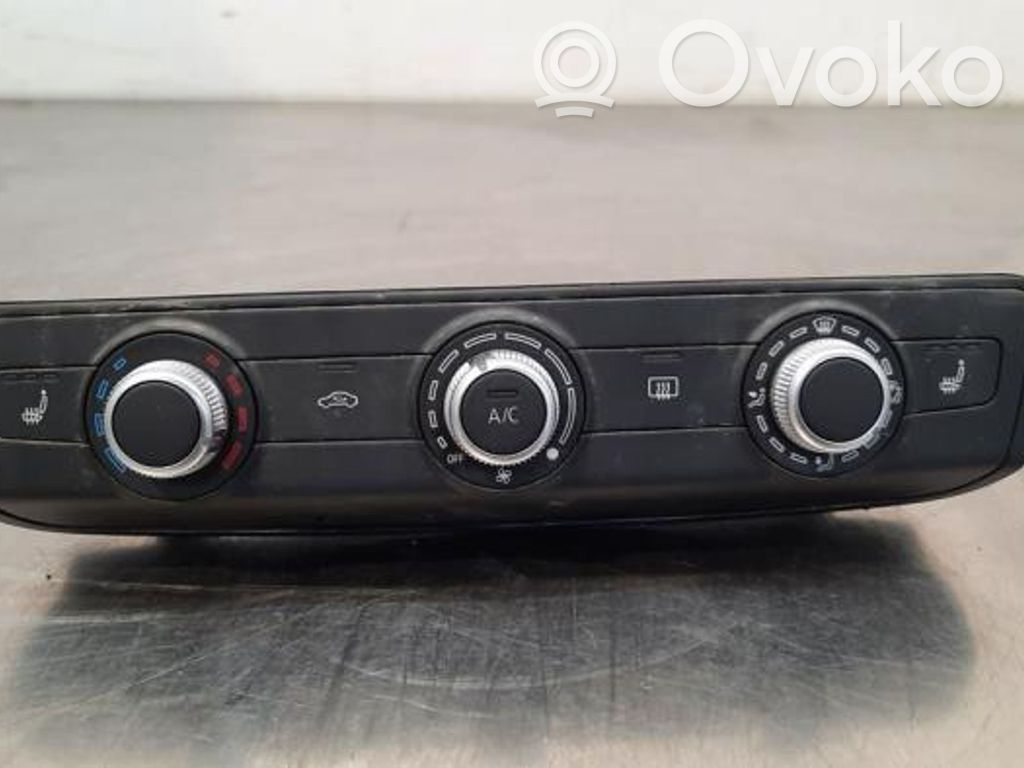 Audi A1 Climate control unit 
