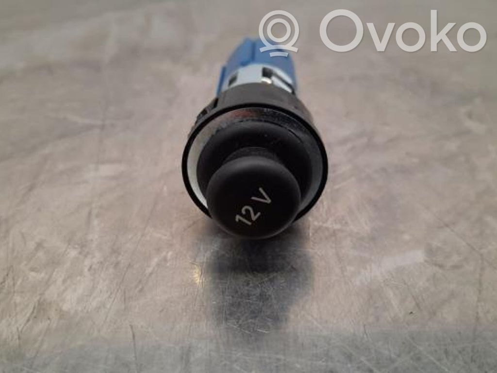 Audi A1 12 V Socket (front) 