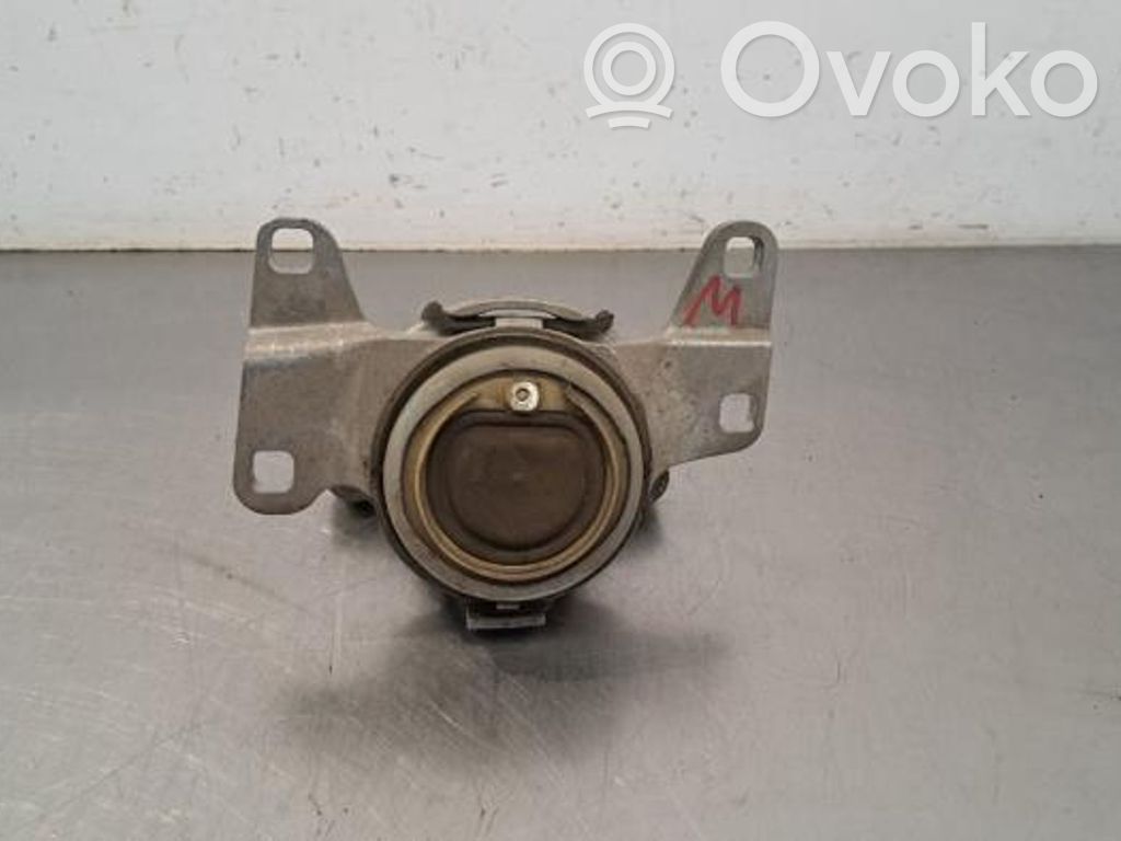 Volvo V40 Engine mount bracket 