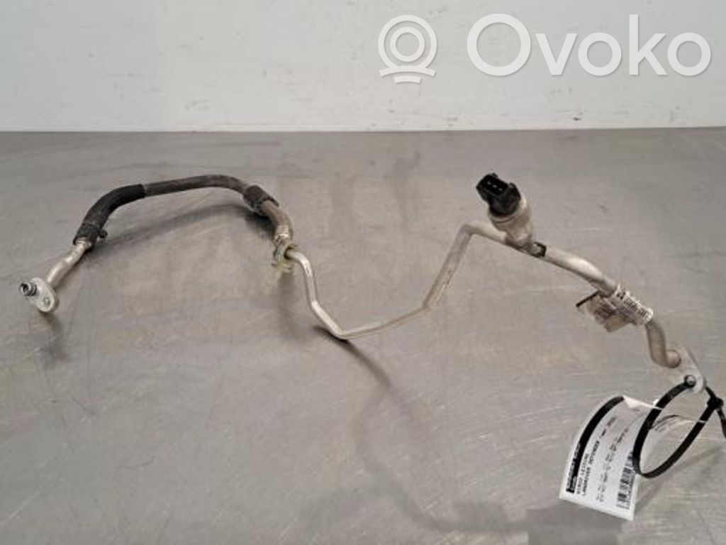 Land Rover Defender Ilmastointilaitteen putki (A/C) 