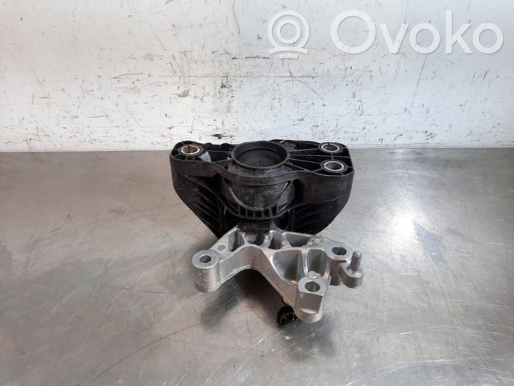 Renault Captur Engine mount bracket 