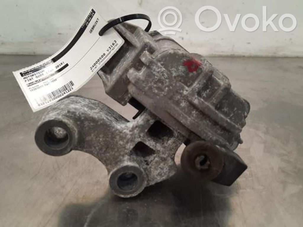 Fiat 500X Engine mount bracket 