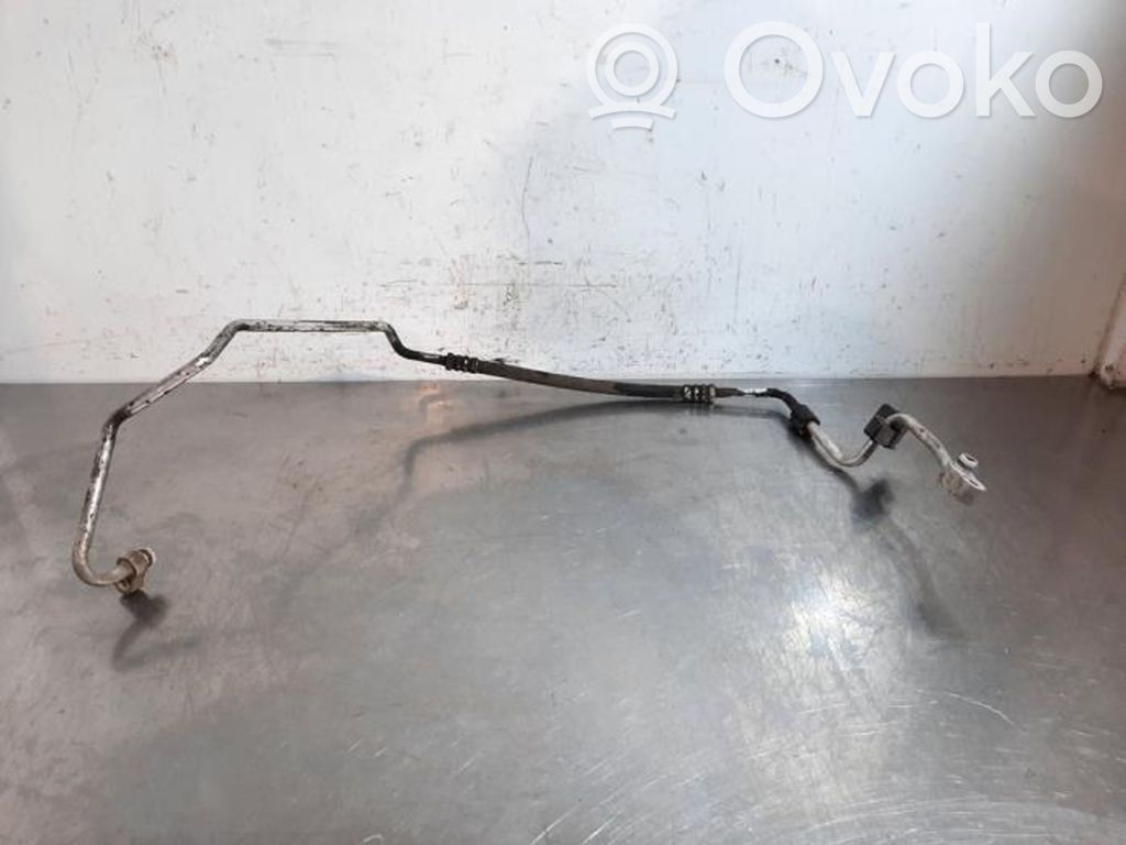 BMW 1 E81 E87 Ilmastointilaitteen putki (A/C) 