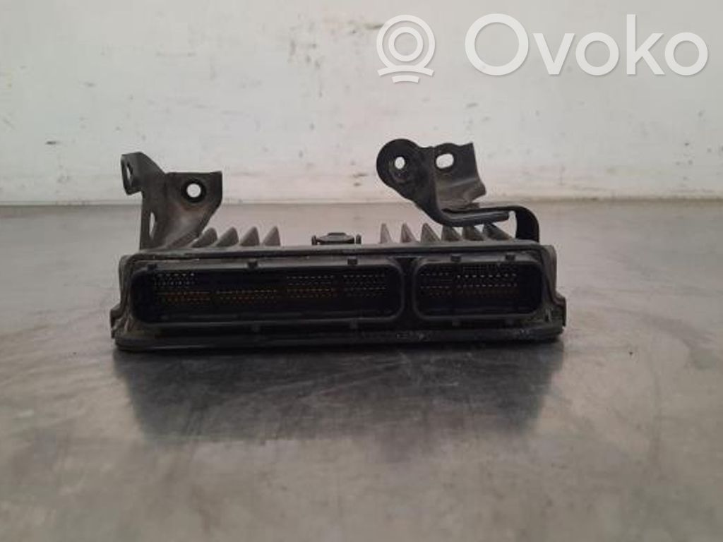 Toyota Yaris XP210 Unidad de control/módulo del motor 
