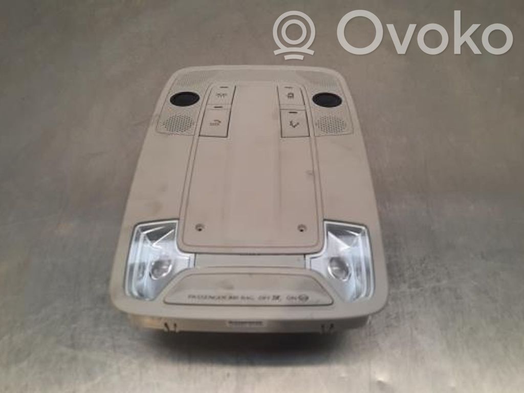 Audi Q3 F3 Luz del asiento delantero 