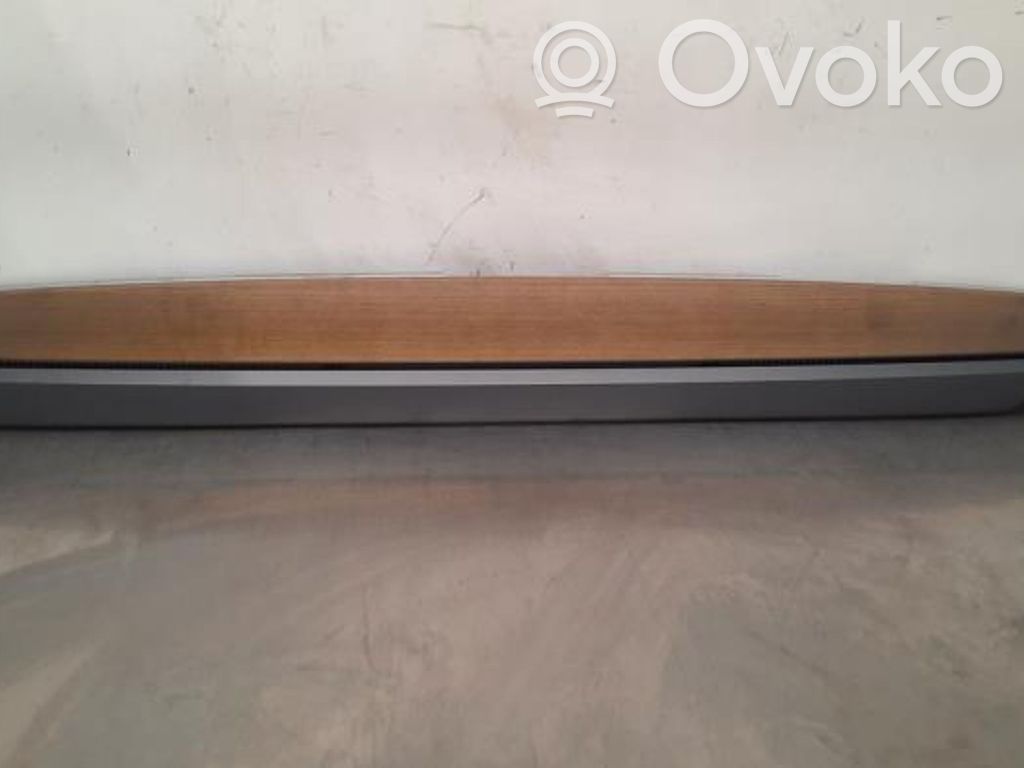 Dashboard glove box trim