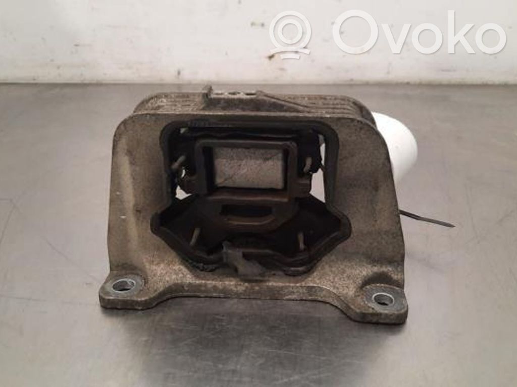 Engine mount bracket   112108180R,112108180R