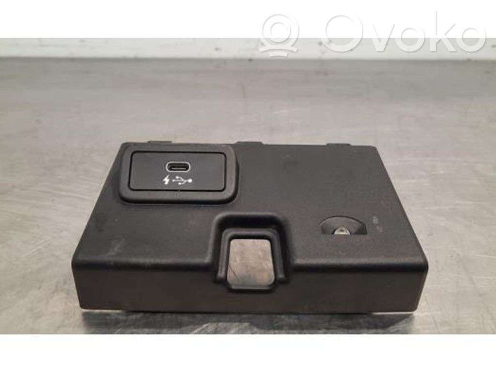 Enchufe conector USB   84108711939,84108711939,6410871193902,8711939