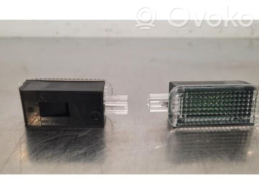 Etuajovalon polttimo   4E0947415,4E0947415