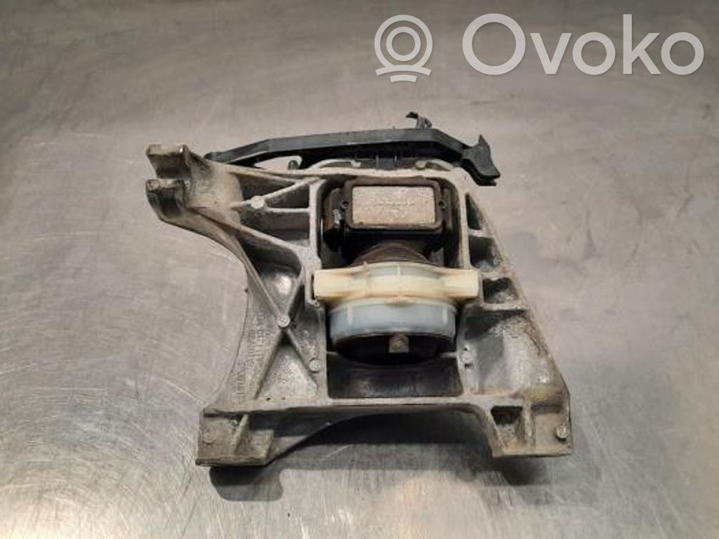 Engine mount bracket   9819665580,9819665580