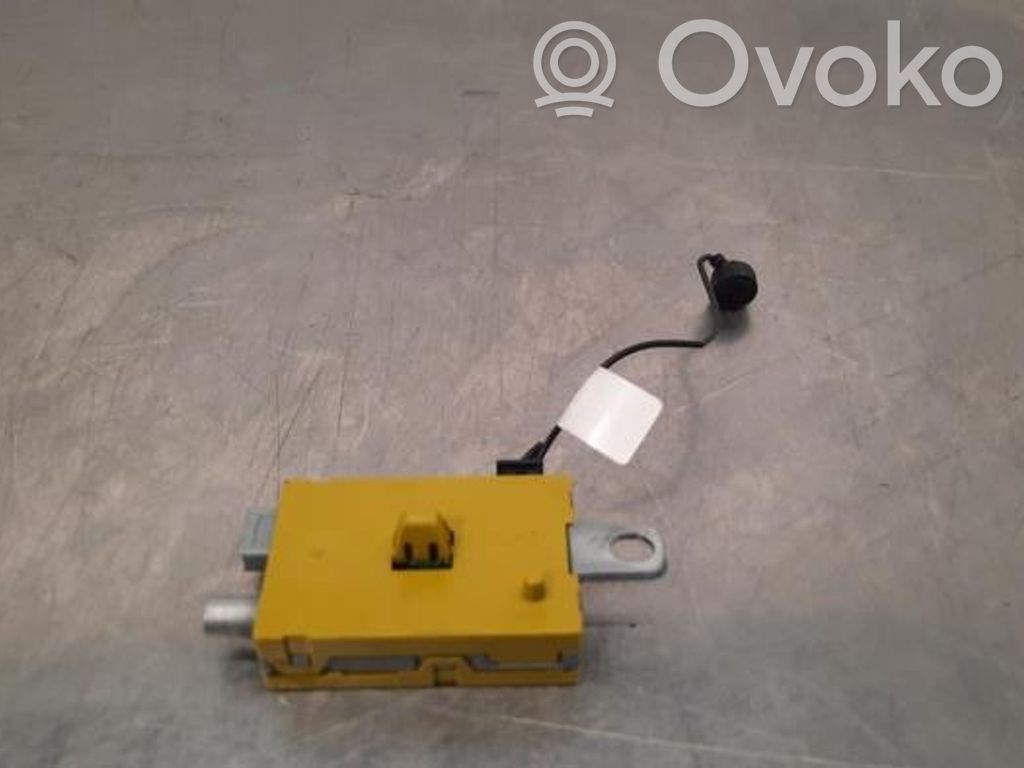 Land Rover Discovery 4 - LR4 Amplificator antenă aeriană 