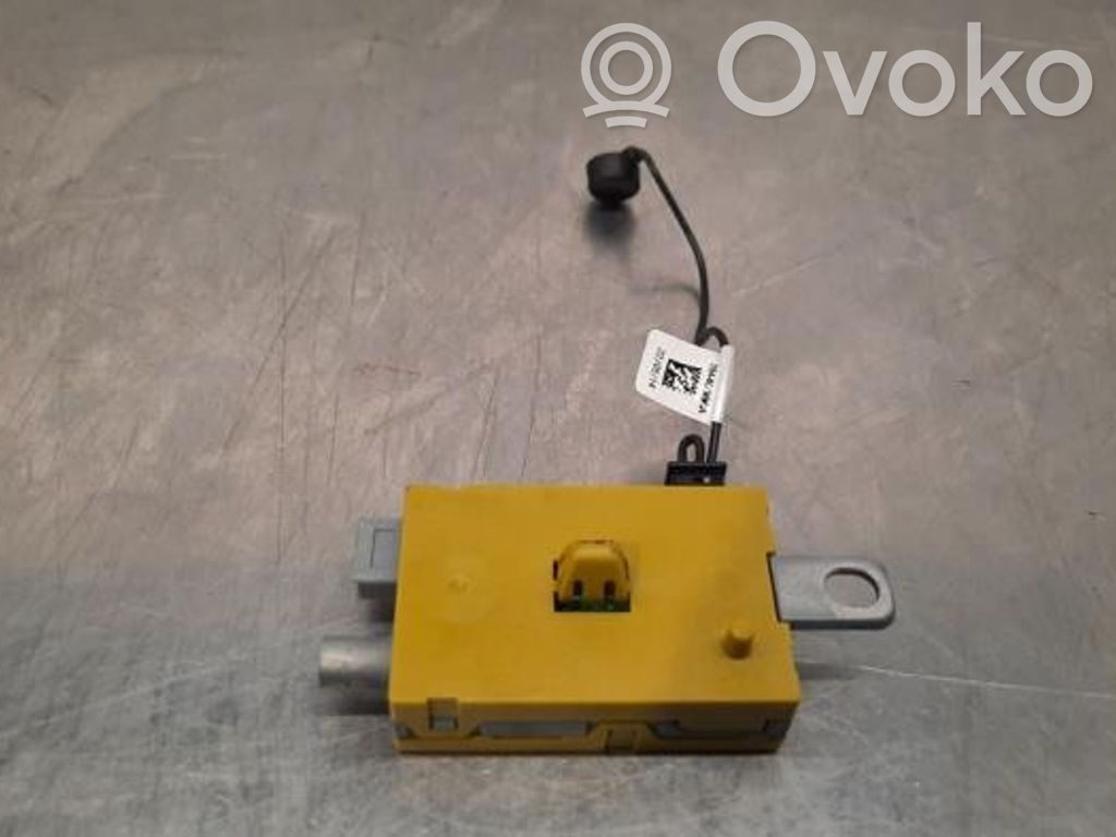 Land Rover Discovery 4 - LR4 Amplificator antenă aeriană 
