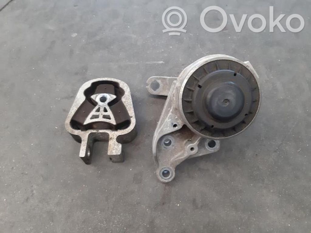 Engine mount bracket   DS7Q6030BD,DS7Q6030BD