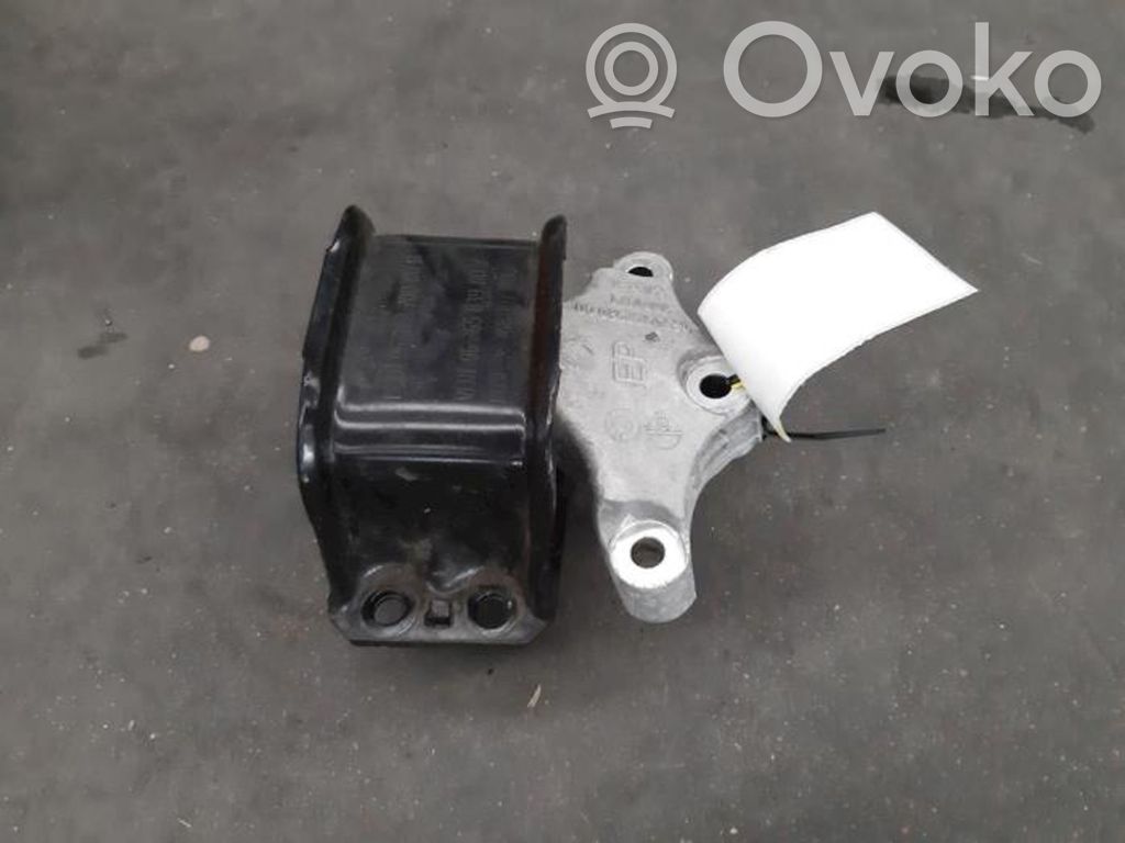 Citroen Berlingo Engine mount bracket 