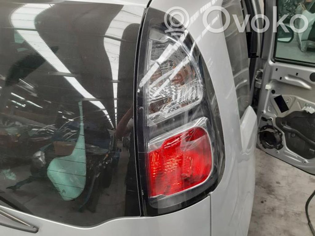 Citroen C3 Picasso Galinis žibintas kėbule 