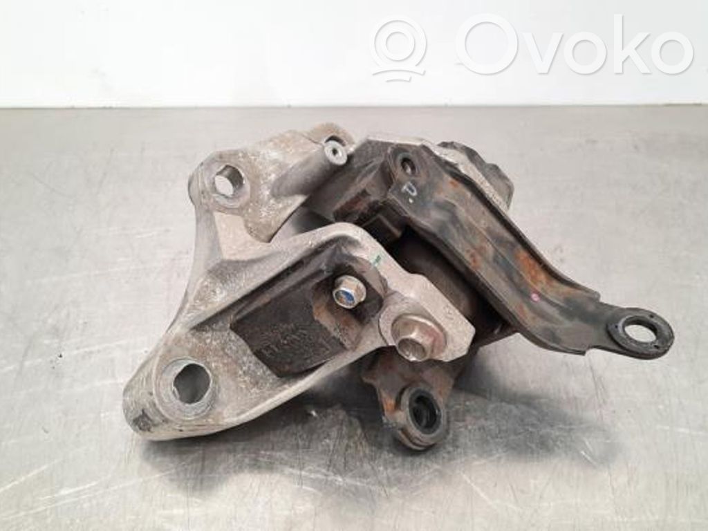 Mazda 2 Gearbox mounting bracket 