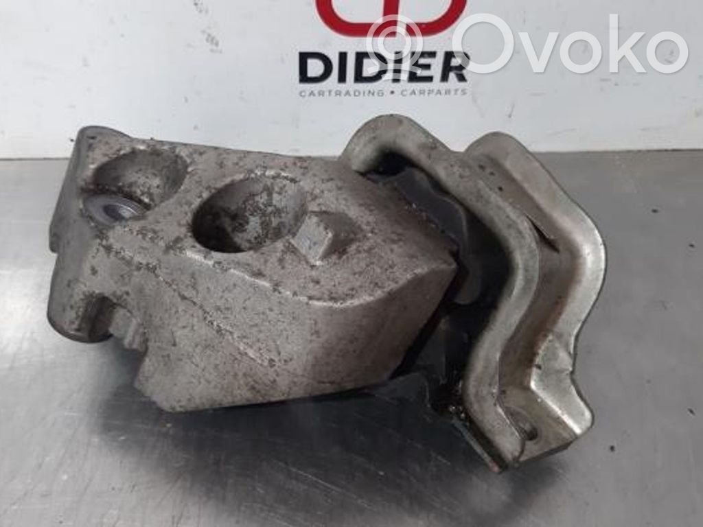 Engine mount bracket   1367173080,1607759180,182136